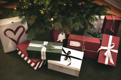 Joululahjat kuusen alla