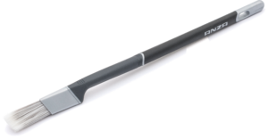 Platinum Precision Tarkkuus sivellin suorien viivojen ja yksityiskohtien maalaamiseen helposti ikkunoihin, listoihin ja huonekaluja maalattaessa.