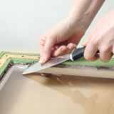 Poista vanha kitti ikkunoista teräskaapimella.